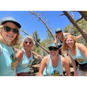 5 female hikers 