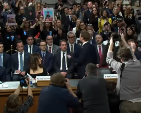 Mark Zuckerberg apologizes to familes in US Senate